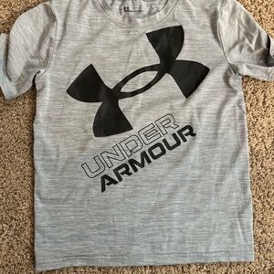 Under Armour Kids Light Gray and Black Logo Tee